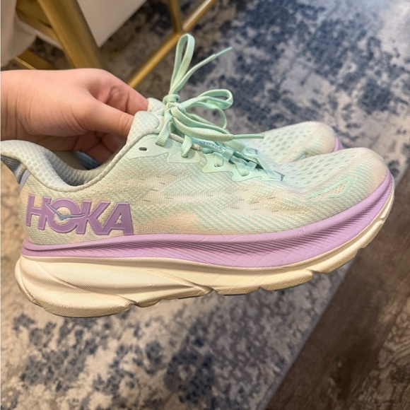 Women’s Hoka Clifton 9 - Picture 1 of 3